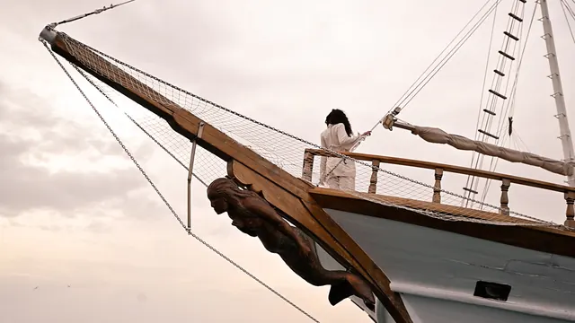 The traditional wooden bow of AXION ESTI